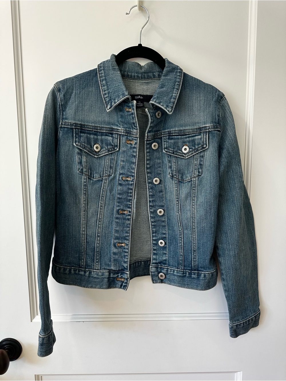 GAP Women's Medium Blue Denim Trucker Jacket